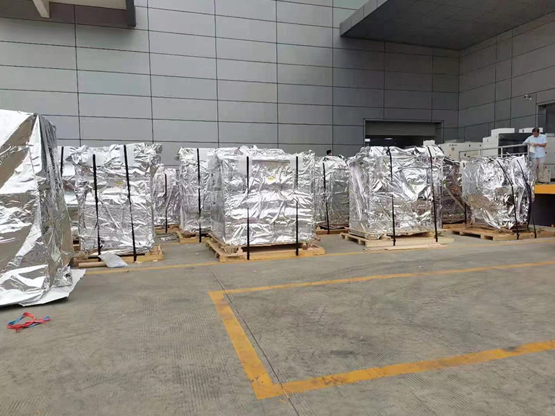 深(shen)圳公明歐(ōu)菲光出口(kou)真空木箱(xiang)